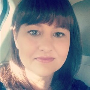 Meet your Posher, Cynthia